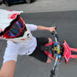 Meet your Posher, Chrisian